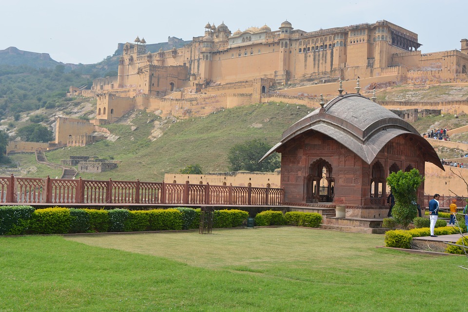 Explore Jaipur – The Fort Awaits!